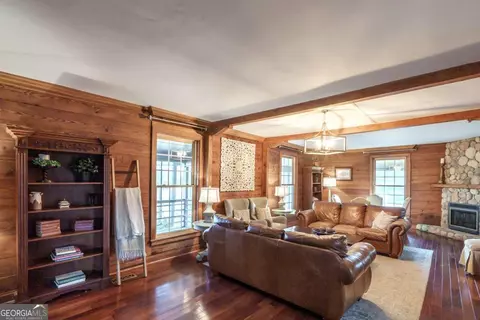 Living - 7527 Highway 326, Commerce, GA 30530 photo 4 of 4