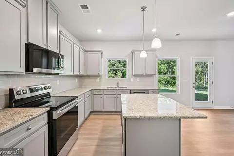 Kitchen - 11872 Rizvan Pl, Covington, GA 30014 photo 3 of 4