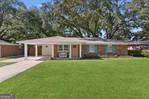 907 Mallery St, St. Simons, GA 31522