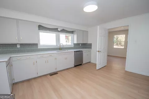 Kitchen - 204 Cleaveland Dr, Lagrange, GA 30241 photo 1 of 3