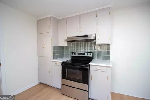 Kitchen - 204 Cleaveland Dr, Lagrange, GA 30241 photo 2 of 3