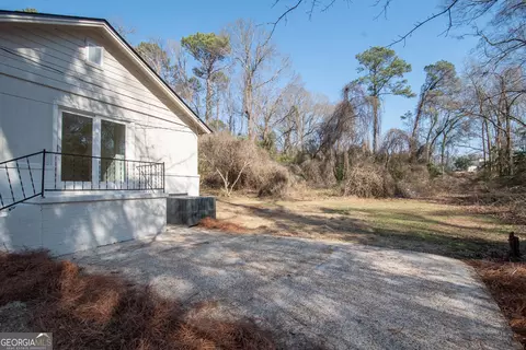 Exterior - 204 Cleaveland Dr, Lagrange, GA 30241 photo 4 of 8