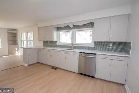 Kitchen - 204 Cleaveland Dr, Lagrange, GA 30241 photo 3 of 3