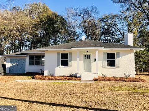 511 S Macon St, Jesup, GA 31545