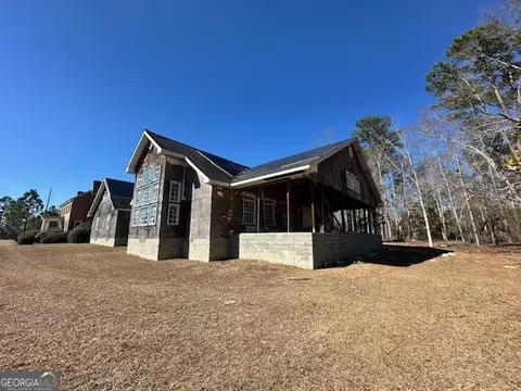 Exterior - 818 W College St, Ailey, GA 30410 photo 3 of 5