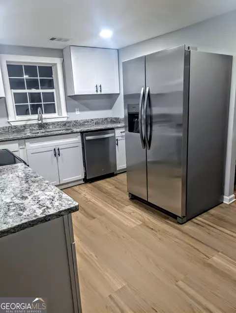Kitchen - 481 W Currahee St, Toccoa, GA 30577 photo 2 of 2