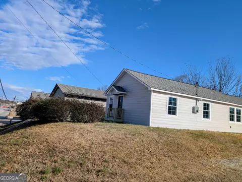 481 W Currahee St, Toccoa, GA 30577