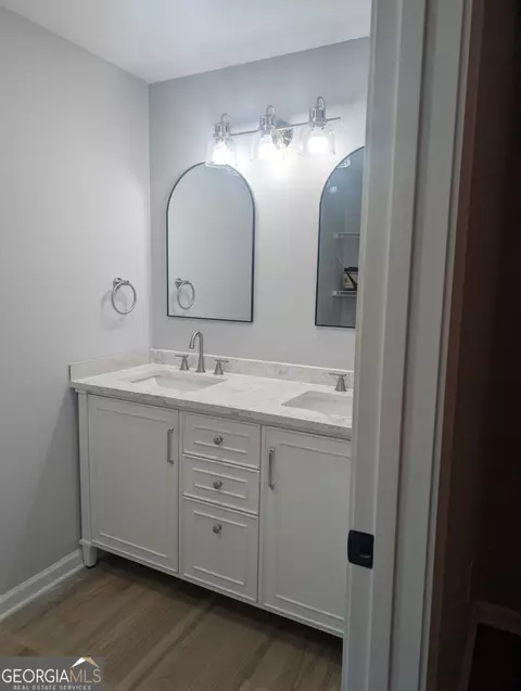 Bath - 481 W Currahee St, Toccoa, GA 30577 photo 1 of 4