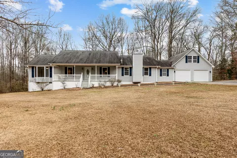 423 Woods Rd, Brooks, GA 30205