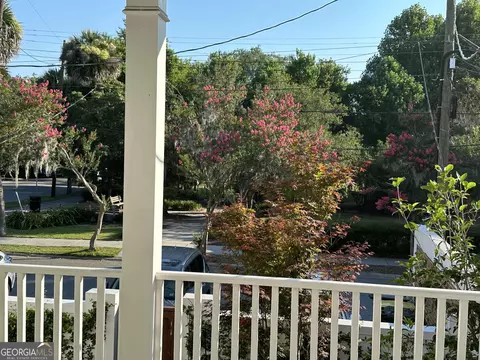 Exterior - 204 E Liberty St, Savannah, GA 31401 photo 9 of 20