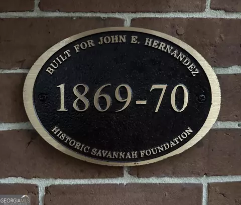Exterior - 204 E Liberty St, Savannah, GA 31401 photo 2 of 20