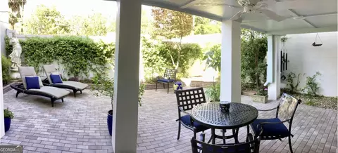 Exterior - 204 E Liberty St, Savannah, GA 31401 photo 12 of 20