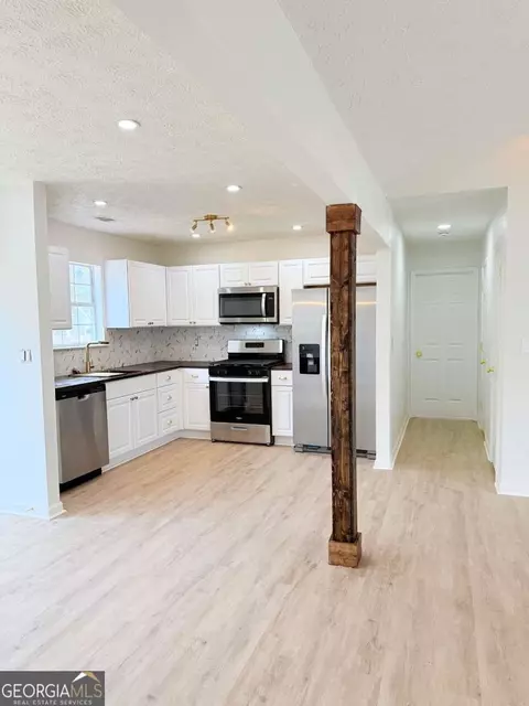 Kitchen - 5953 Farmbrook Ln, Rex, GA 30273 photo 1 of 2