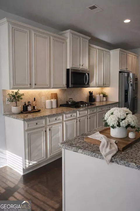 Kitchen - 3205 Bowlin Dr, Fairburn, GA 30213 photo 1 of 2