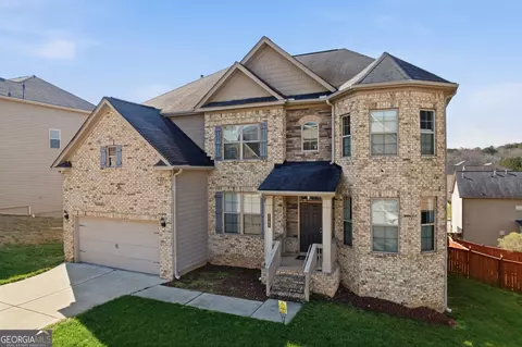 Exterior - 3205 Bowlin Dr, Fairburn, GA 30213 photo 2 of 2