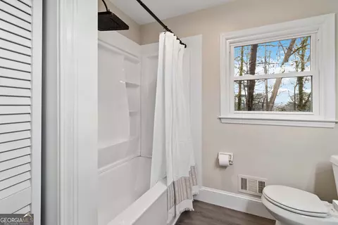 Bath - 2979 Appling Way, Chamblee, GA 30341 photo 5 of 6