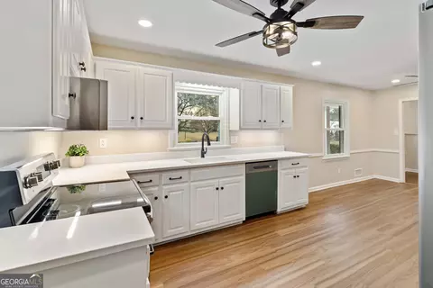 Kitchen - 2979 Appling Way, Chamblee, GA 30341 photo 4 of 4