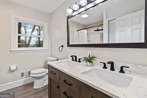 Bath - 2979 Appling Way, Chamblee, GA 30341 photo 4 of 6