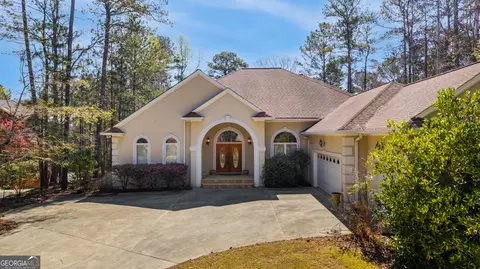 7249 Confederate Ln, Villa Rica, GA 30180