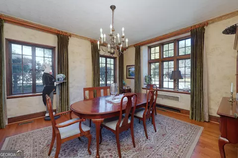 Dining - 1007 4th Ave, West Point, GA 31833 photo 1 of 3