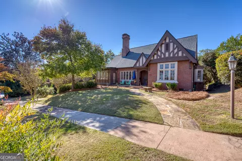 1007 4th Ave, West Point, GA 31833
