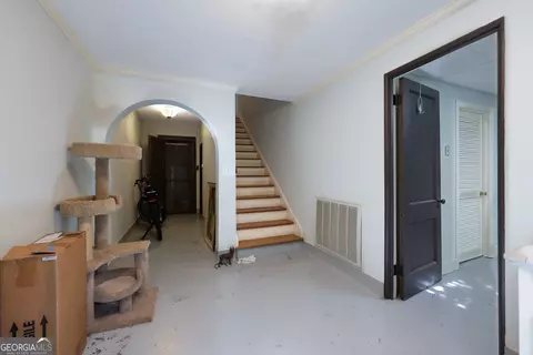Entry Way - 1007 4th Ave, West Point, GA 31833 photo 5 of 6
