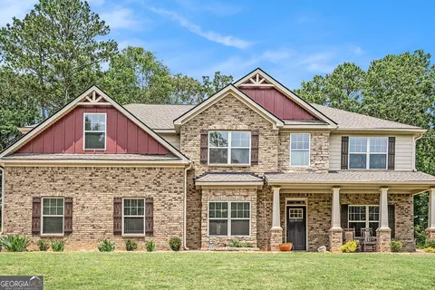 381 Homestead Cir, Forsyth, GA 31029