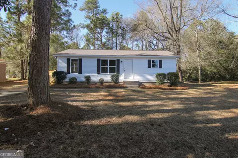 421 Vienna Cir, Fort Valley, GA 31030