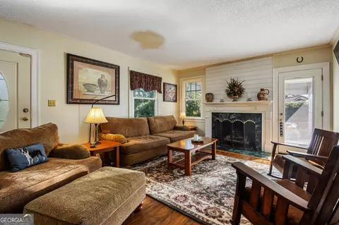 Living - 29 Mountain View Dr, Toccoa, GA 30577 photo 3 of 3