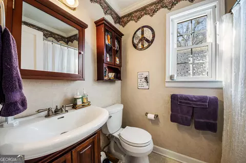 Bath - 29 Mountain View Dr, Toccoa, GA 30577 photo 1 of 4