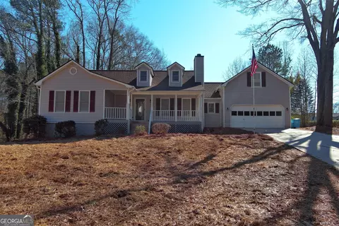 136 Crown Forest Dr, Mcdonough, GA 30252