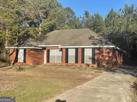 301 Lilly Ln, Tuskegee, AL 36083