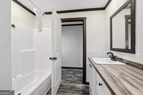 Bath - 196 Hicks Trl, Toccoa, GA 30577 photo 5 of 5