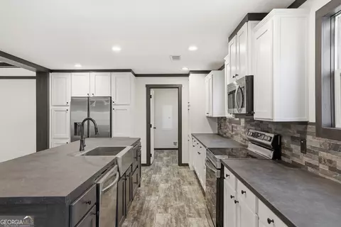 Kitchen - 196 Hicks Trl, Toccoa, GA 30577 photo 3 of 4