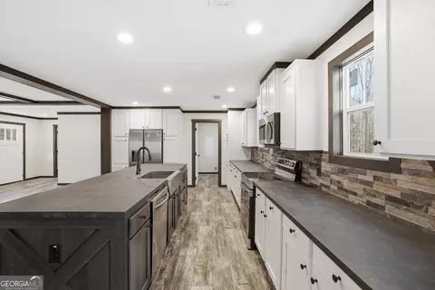 Kitchen - 196 Hicks Trl, Toccoa, GA 30577 photo 2 of 4