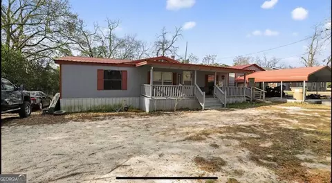 211 NW Ousley St, Poulan, GA 31781
