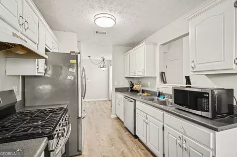 Kitchen - 2305 Sugarleaf Trl, Hampton, GA 30228 photo 1 of 3