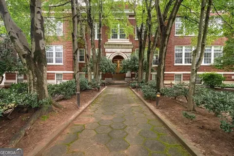 1031 State St NW #205, Atlanta, GA 30318