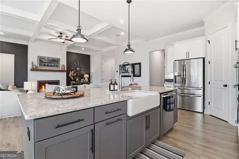 Kitchen - 522 Edgewater Dr, Canton, GA 30115 photo 4 of 5