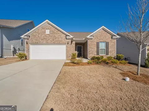 325 Village Ln, Fairburn, GA 30213