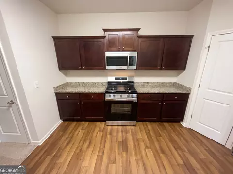 Kitchen - 1418 Turning Leaf Ln, Pendergrass, GA 30567 photo 3 of 4