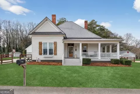 35 Combs St, Locust Grove, GA 30248