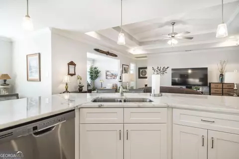 Kitchen - 420 Lamplight Dr, Byron, GA 31008 photo 4 of 5