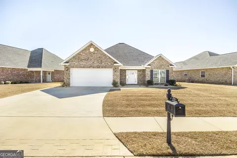 Exterior - 420 Lamplight Dr, Byron, GA 31008 photo 2 of 10
