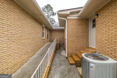 Exterior - 411 Pine Forrest, Dublin, GA 31021 photo 5 of 9