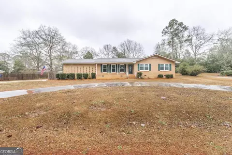 Exterior - 411 Pine Forrest, Dublin, GA 31021 photo 3 of 9