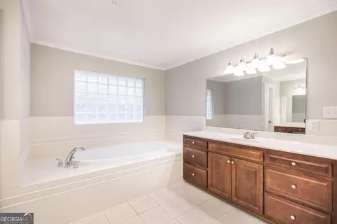 Bath - 411 Pine Forrest, Dublin, GA 31021 photo 5 of 6