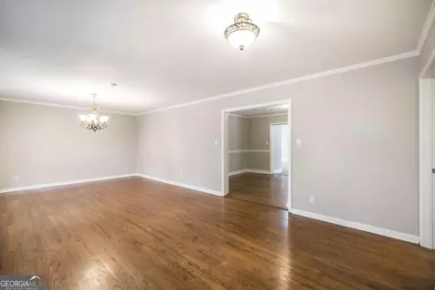 Living - 411 Pine Forrest, Dublin, GA 31021 photo 2 of 8