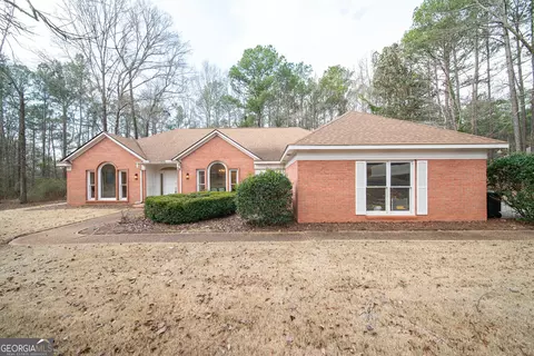 58 Sweetwater Dr, Cataula, GA 31804