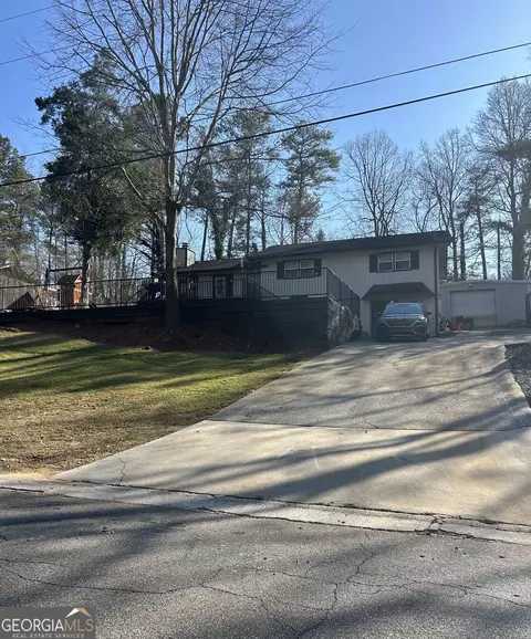 2757 Meadow View Dr, Acworth, GA 30102